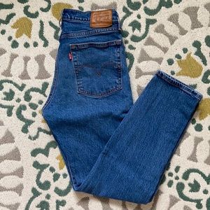 Levi’s Wedgie Fit Ankle Jeans